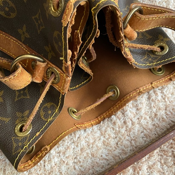 Louis Vuitton Monogram bucket bag!! - Picture 9 of 9